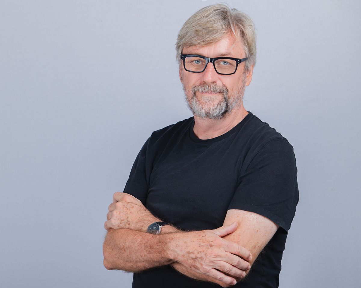 Scott O’Neill, founder and chief executive officer of the World Mosquito Program, aims to fight mosquito-borne pathogens using Wolbachia. In the photo, he wears glasses and a black t-shirt. Scott O’Neill, founder and chief executive officer of the World Mosquito Program, aims to fight mosquito-borne pathogens using Wolbachia. In the photo, he wears glasses and a black t-shirt.